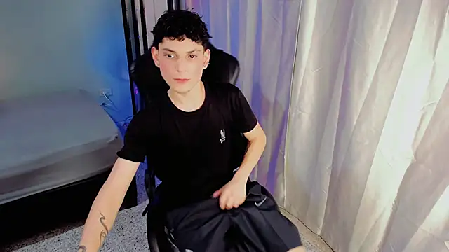 Snapshot of dilan_hott_ chatting on September 21, 9:26 pm dilan hott online show from September 21, 9:26 pm