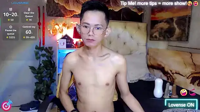 Snapshot of Skinny_CumLoader69 chatting on October 17, 6:56 pm Skinny CumLoader69 online show from October 17, 6:56 pm