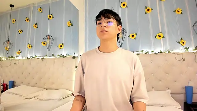 AleAurarashi online show from October 28, 3:09 am