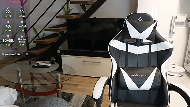 RyanStorm  online show from November 15, 8:22 pm