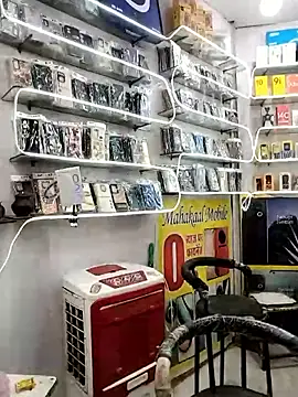 Snapshot of avi007p chatting on October 15, 2:13 pm avi007p online show from October 15, 2:13 pm