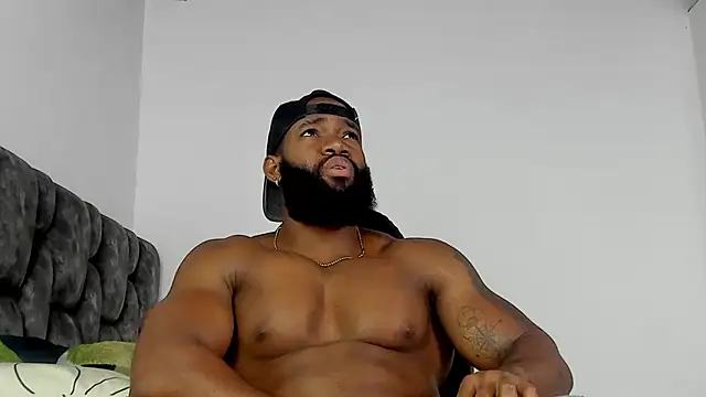 Snapshot of james_musclebbc chatting on October 8, 4:44 pm james musclebbc online show from October 8, 4:44 pm