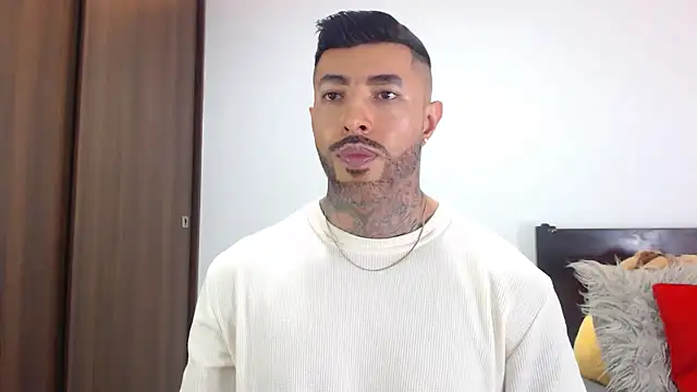 andrea de lucaa online show from February 14, 3:34 am