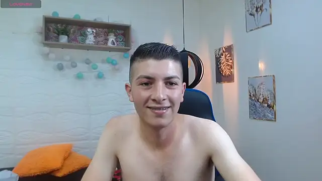 Snapshot of taner_king chatting on September 18, 4:25 am taner king online show from September 18, 4:25 am