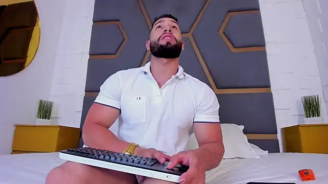 massimofiore  online show from September 29, 3:16 am