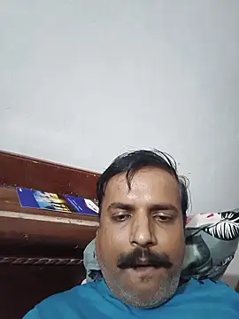 vardh033 online show from November 5, 1:35 pm