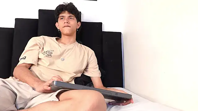 alexmark  online show from February 19, 1:51 pm