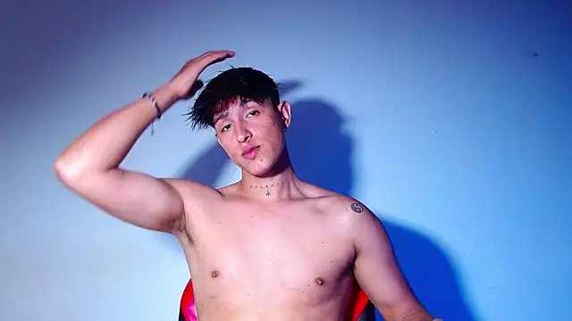 rowanbigboy23 online show from May 2, 12:35 am