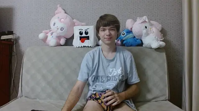 Snapshot of hilt_on_ chatting on October 12, 7:46 am hilt on online show from October 12, 7:46 am
