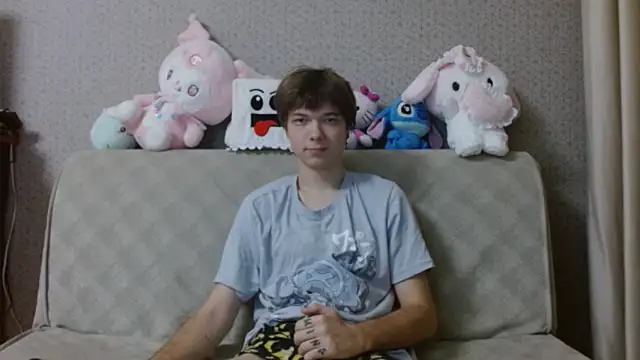 Snapshot of hilt_on_ chatting on October 13, 7:47 am hilt on online show from October 13, 7:47 am