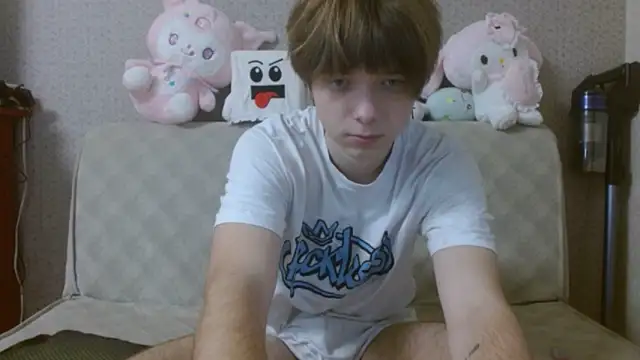 Snapshot of hilt_on_ chatting on October 18, 7:35 am hilt on online show from October 18, 7:35 am