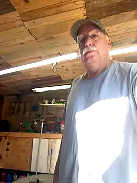 Snapshot of jimboemtp chatting on October 12, 2:22 pm jimboemtp online show from October 12, 2:22 pm
