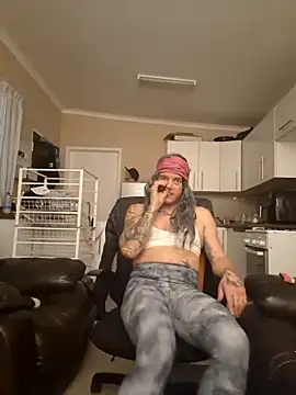 macmaddy8989 online show from March 8, 2:04 am