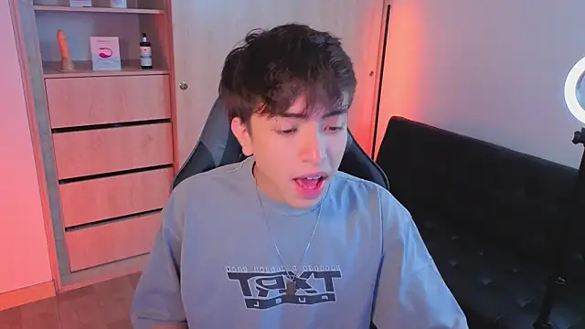 onlinenico online show from October 18, 8:03 pm