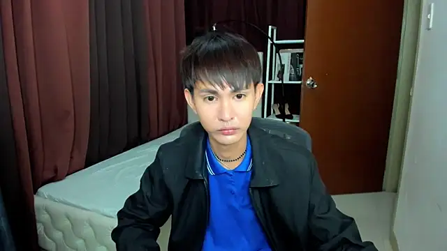 Snapshot of xxxhugecocktwinkxxx chatting on October 13, 7:42 pm xxxhugecocktwinkxxx online show from October 13, 7:42 pm