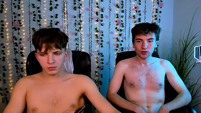 Snapshot of travis_wolf_ chatting on October 13, 2:17 am travis wolf online show from October 13, 2:17 am