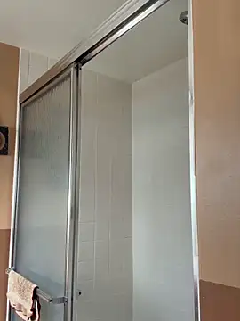 Stephanie1984 online show from November 18, 5:05 pm