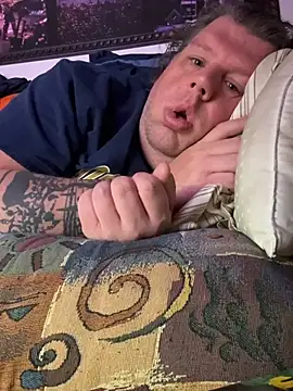 Stephanie1984 online show from April 22, 4:30 am