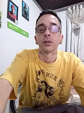 Snapshot of dinho_carioca chatting on September 25, 3:27 am dinho carioca online show from September 25, 3:27 am