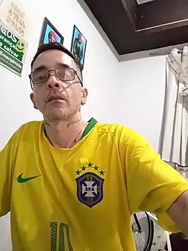 Snapshot of dinho_carioca chatting on September 26, 3:37 am dinho carioca online show from September 26, 3:37 am
