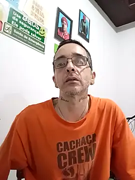 Snapshot of dinho_carioca chatting on September 15, 2:47 am dinho carioca online show from September 15, 2:47 am