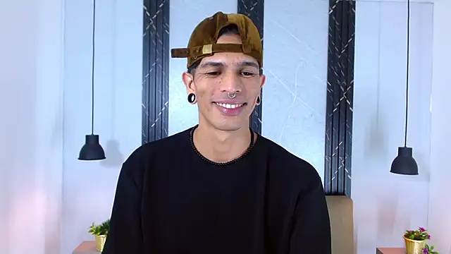 Snapshot of Franvill_Trato chatting on October 15, 6:59 pm Franvill Trato online show from October 15, 6:59 pm