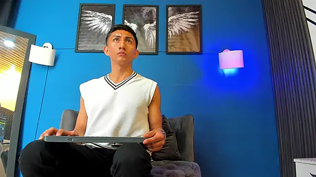 Snapshot of oliver_mr_ chatting on September 13, 7:48 pm oliver mr online show from September 13, 7:48 pm
