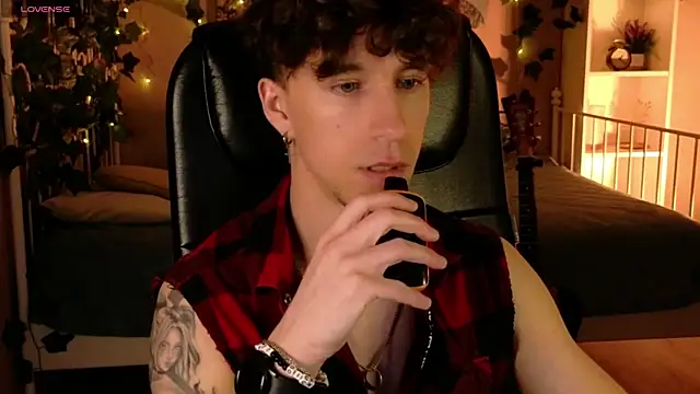 mark caron online show from April 20, 8:11 pm