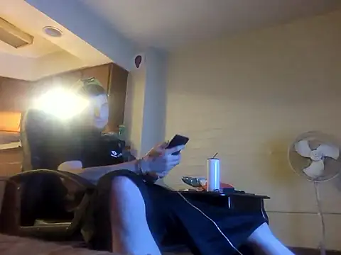 jizzyglizzy92 online show from April 24, 7:00 am