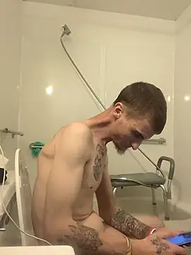 jizzyglizzy92 online show from April 19, 4:45 am