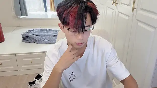 Snapshot of STxuguanhan chatting on September 23, 8:02 am STxuguanhan online show from September 23, 8:02 am