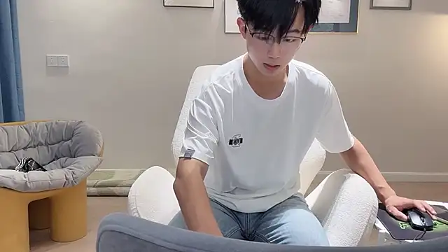 Snapshot of STxuguanhan chatting on September 19, 2:06 pm STxuguanhan online show from September 19, 2:06 pm