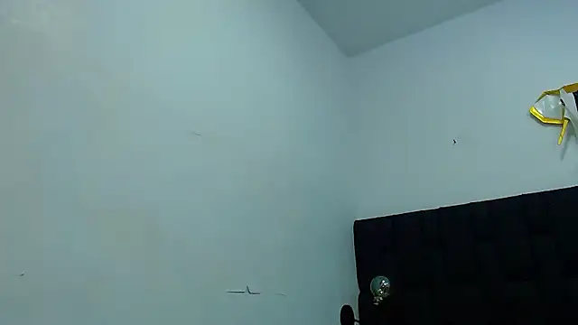 Snapshot of daniel_evans69 chatting on October 17, 7:07 pm daniel evans69 online show from October 17, 7:07 pm