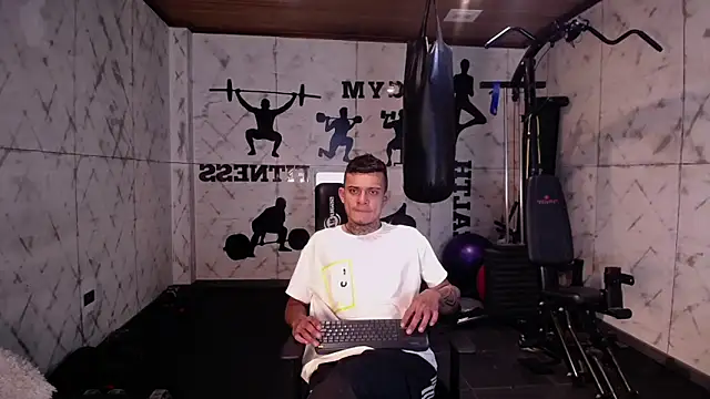 MrJustin  online show from November 24, 7:59 pm