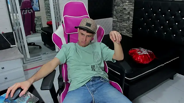 Snapshot of Scott_Foster chatting on September 18, 1:24 pm Scott Foster online show from September 18, 1:24 pm