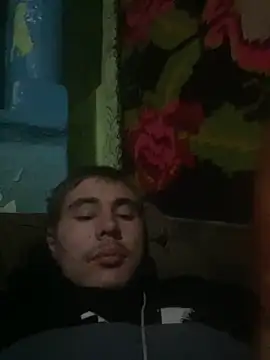 Snapshot of valy_ chatting on October 21, 5:16 pm valy online show from October 21, 5:16 pm