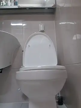 hilaouslee online show from October 23, 10:40 am