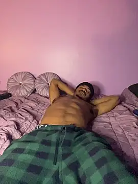 TRILLAHUNG online show from April 3, 3:25 am