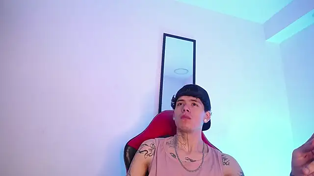 Anhonymus  online show from November 6, 4:04 am