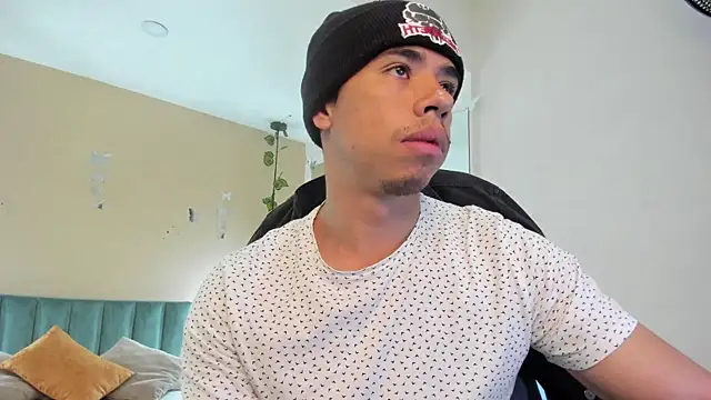 Muscle Scott online show from December 19, 12:46 pm