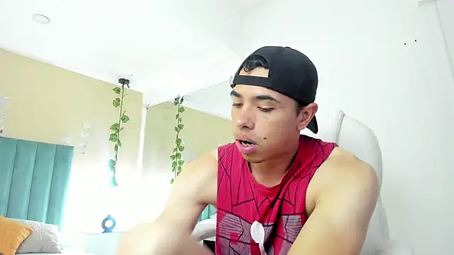 Snapshot of Muscle_Scott chatting on September 26, 12:14 pm Muscle Scott online show from September 26, 12:14 pm