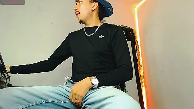 liamty luxor online show from February 4, 3:23 am