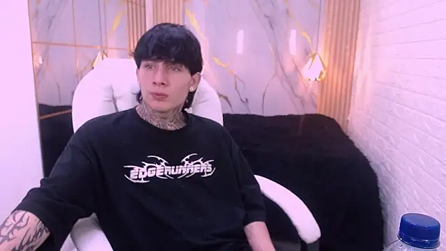 Iantwink18 online show from March 9, 4:28 am