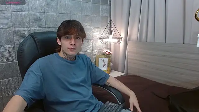 Snapshot of Iantwink18 chatting on September 27, 10:51 pm Iantwink18 online show from September 27, 10:51 pm