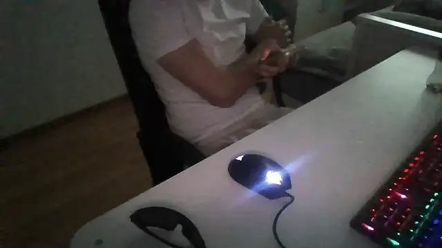 elox33 online show from April 17, 7:00 am