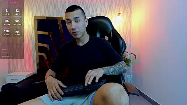Snapshot of Justin_Lakee chatting on October 18, 11:20 pm Justin Lakee online show from October 18, 11:20 pm