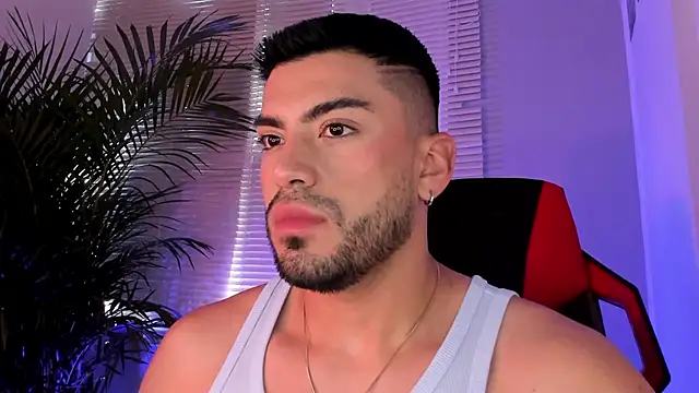 Snapshot of Alexander_Diiaz chatting on September 24, 2:37 pm Alexander Diiaz online show from September 24, 2:37 pm