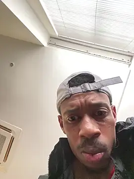 fitsexyman online show from September 9, 1:43 pm