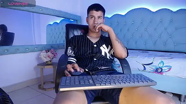 Snapshot of Bastian_Jonnes chatting on October 19, 4:39 am Bastian Jonnes online show from October 19, 4:39 am