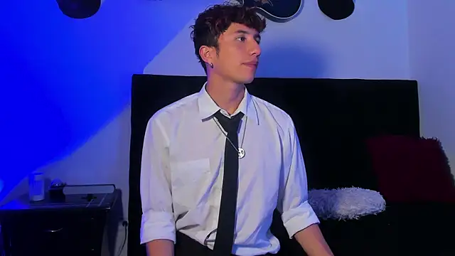 mhatias  online show from April 13, 5:08 am